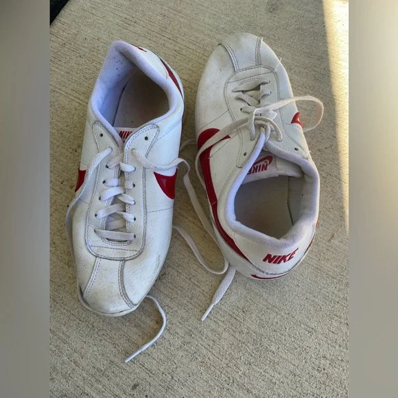 NIKE Stamina Red Swoosh Cheer Shoes Sneakers, Size 9 - Picture 4 of 7